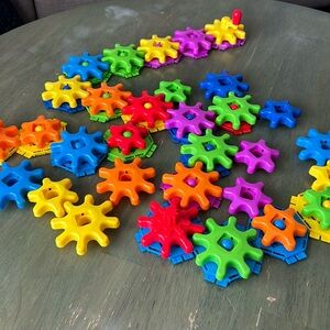 The Learning Journey Techno Lids Stack & Spin Gears